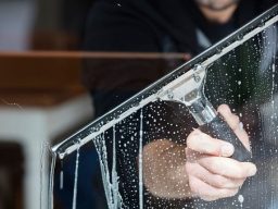 Fenster streifenfrei reinigen 